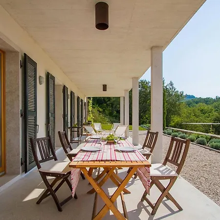 Robur Holiday home Groznjan